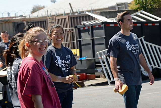 Seagate Student Interns Build Homes and Alleviate Hunger 1